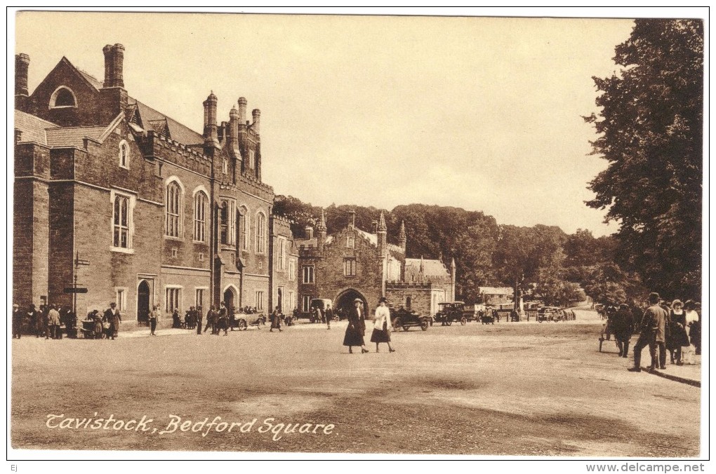 Tavistock, Bedford Square Sepia Postcard By Frith Unused 1920´s - Other & Unclassified