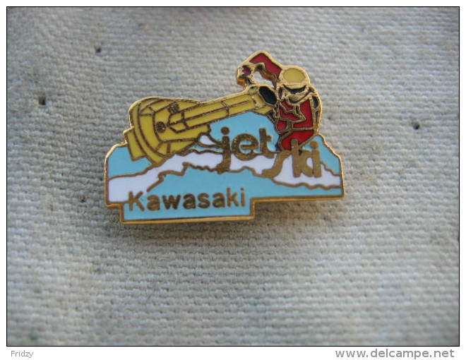 Pin's Jet Ski, Pub Pour KAWASAKI - Ski Nautique