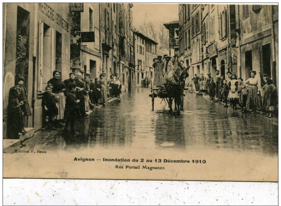 AVIGNON  Inondations  Rue  Portail Magnanen - Avignon