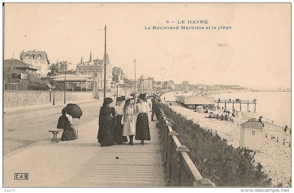 LE HAVRE    Le Boulevard Maritime Et La Plage (animation:promeneuses) - Non Classés