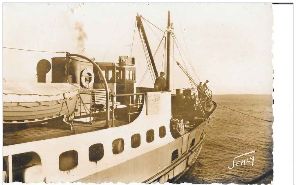 CPSM Noir Et Blanc : FROMENTINE ( Vendée):départ Du Bateau Pour L´île D´Yeu - Autres & Non Classés