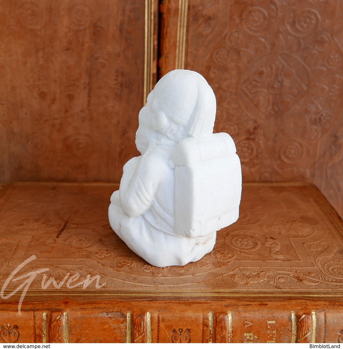 Figurine Ancienne Allemande Sujet Homme Et Chat Biscuit Miniature Porcelaine Antique Statuette - Personen