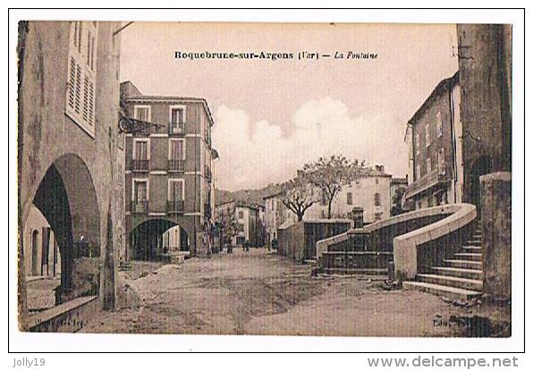 83 - CPA - ROQUEBRUNE-SUR-ARGENS - LA FONTAINE Et Place - Roquebrune-sur-Argens