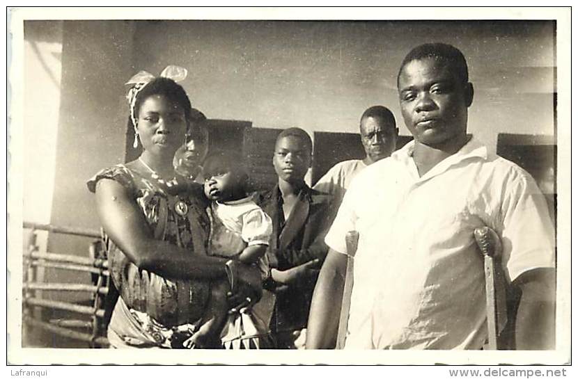 Pays Divers- Afrique -ref D837-yoko -cameroun-avec Sa Famille Joseph Ancien Combattant Gravement Bléssé En Alsace - - Cameroun