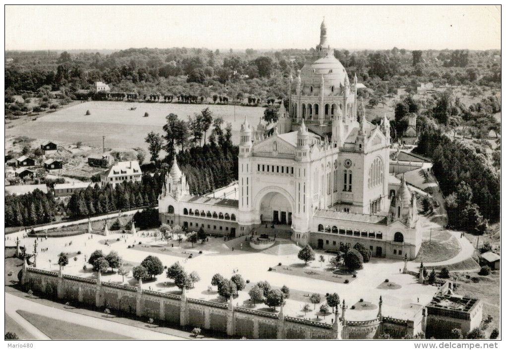 LISIEUX     LA BASILIQUE   VUE  GENERALE             (NUOVA) - Lisieux