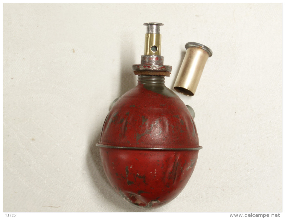 TRES BELLE GRENADE FRANCAISE OF1 MODELE 1915 - 1914-18