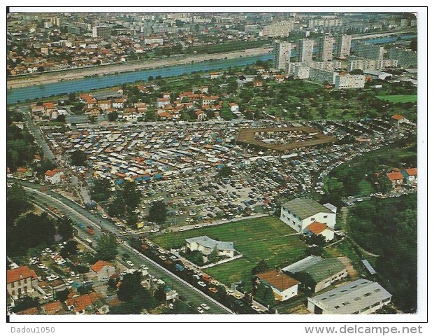 CPSM 69 Vaux En Velin, Marché Aux Puces,vue Aérienne - Vaux-en-Velin