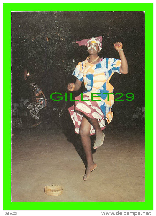 BANJUL, GAMBIE - THE GAMBIA - GAMBIAN DANCER, THE AFRICAN EXPERIENCE- WRITTEN - JULIA KERR, PHOTO - DIMENSION 13X18 Cm - - Gambie