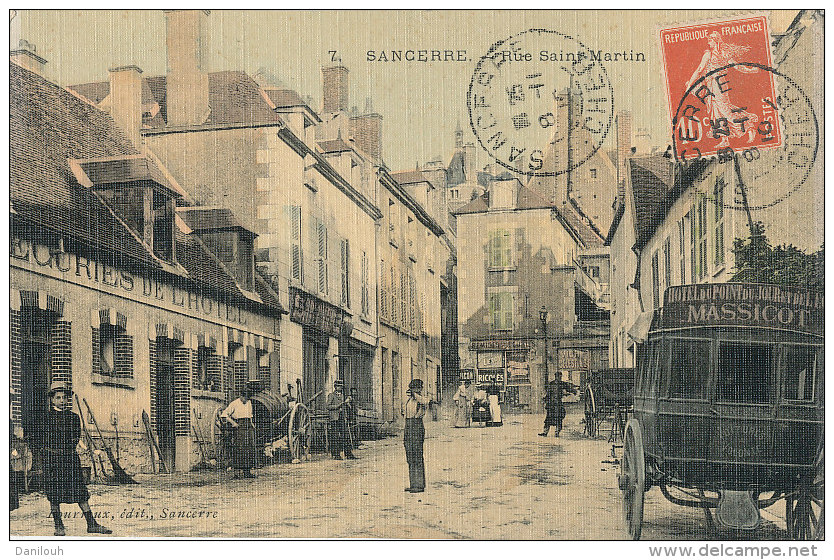 18 // SANCERRE   Rue Saint Martin / ANIMEE, Colorisée, Voiture De L'hotel Du Point Du Jour - Sancerre