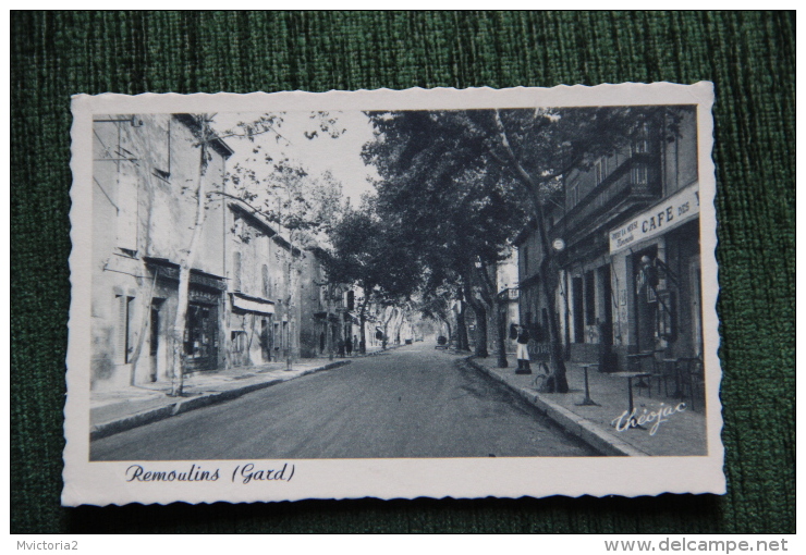 REMOULINS - Avenue Perret- Geoffroy - Remoulins