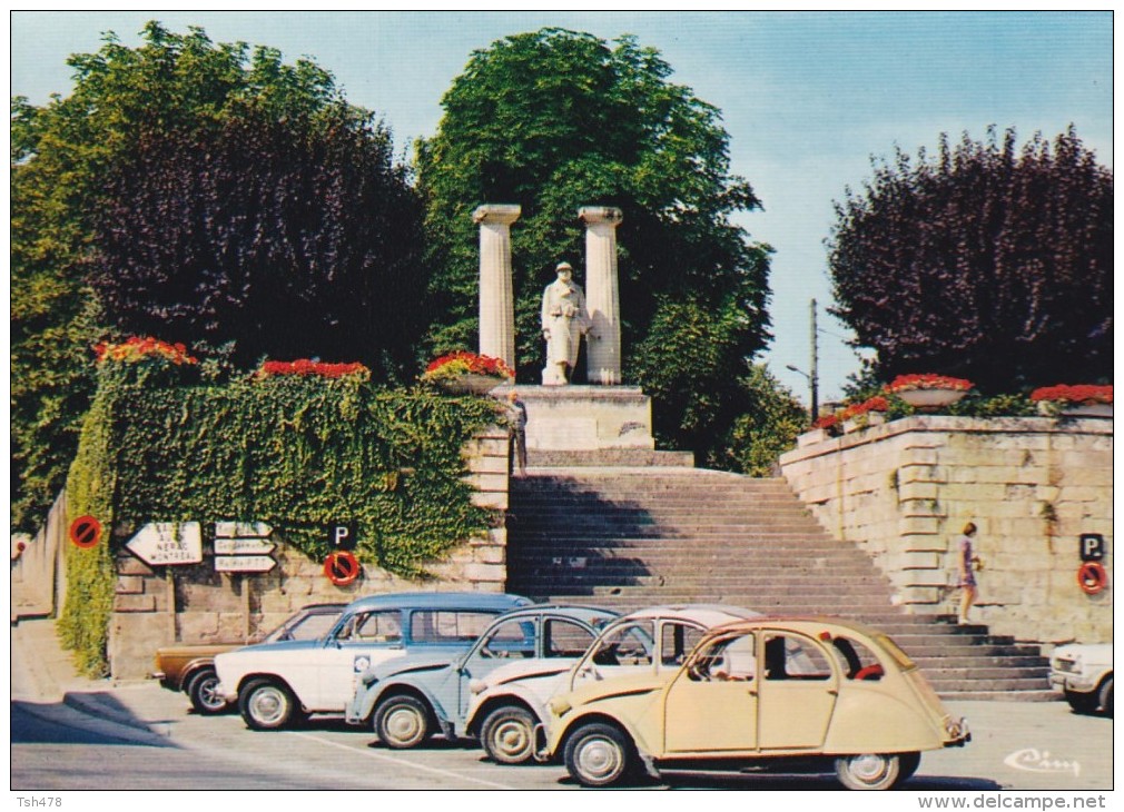 32---CONDOM---le Monument Aux Morts Et Les Allées-( Voitures 2 CV )--voir 2 Scans - Condom