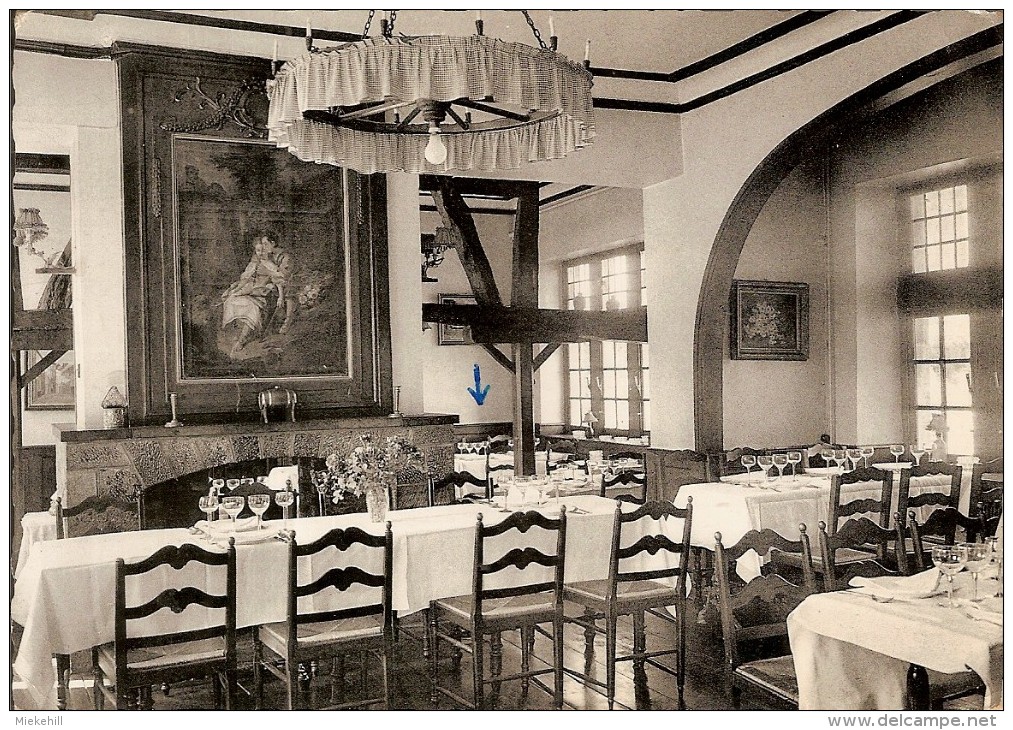 OCQUIER-CASTEL DU VAL D'OR-RESTAURANT DES DIX JAVELLES-SALLE DE RESTAURANT - Clavier