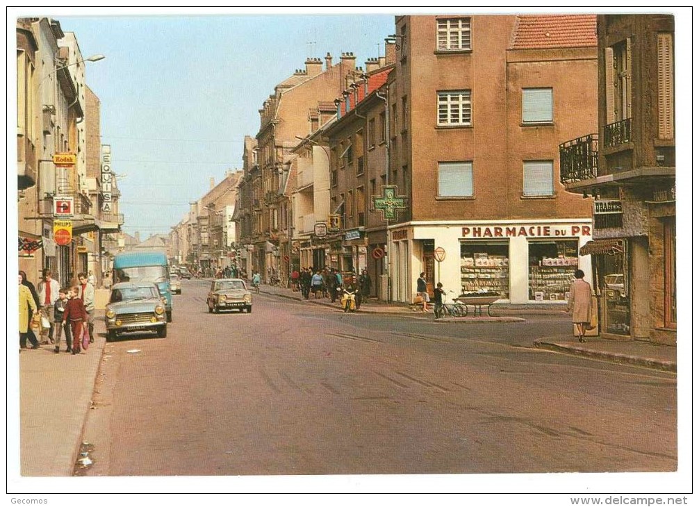 57 - HAGONDANGE - La Rue De La Gare (commerces, Pharmacie, Automobiles....) - Hagondange