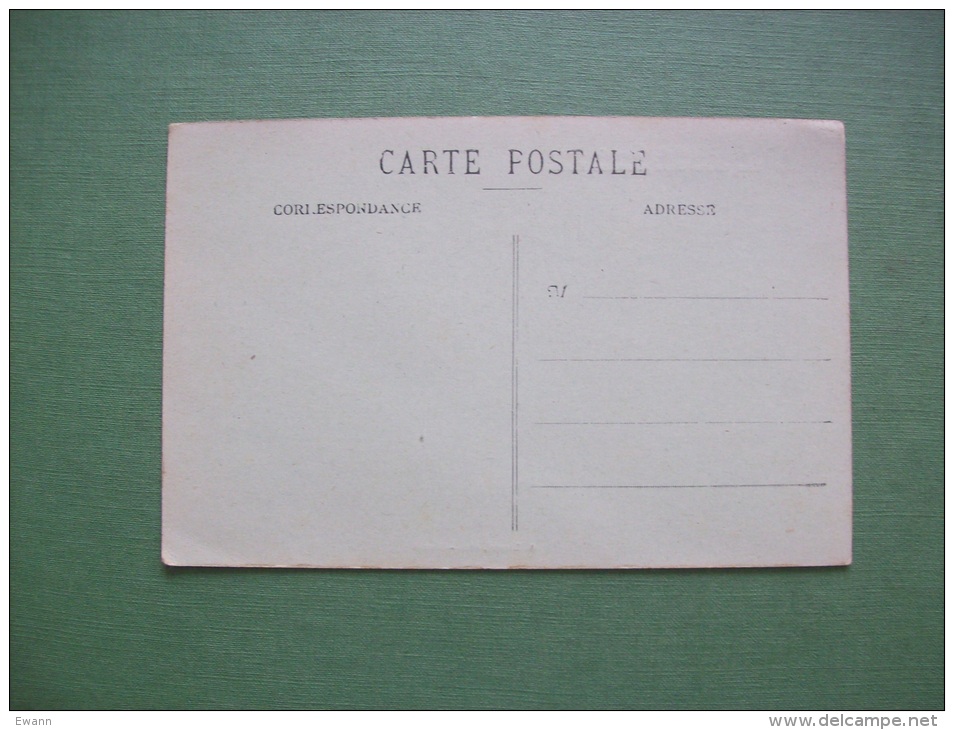 Carte Postale Ancienne De Derval: Tour Sainte-Claire Et Anciens Fossés - Derval
