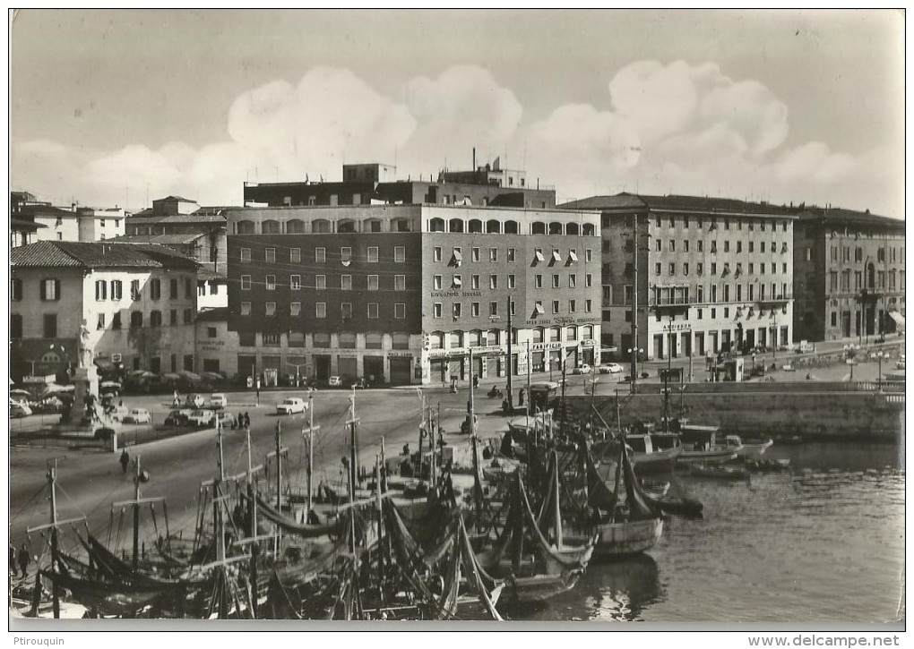 LIVORNO - Piazza Micheli - Livorno