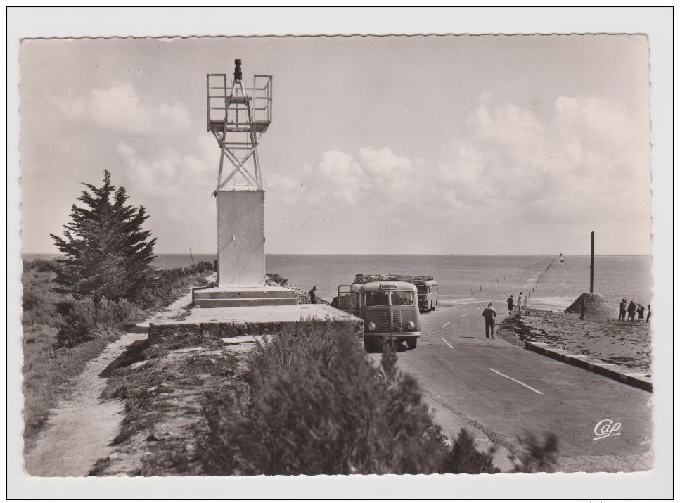 CPSM - ILE De NOIRMOUTIER (85 - Vendée) - Le Passage Du Gois à Marée Montante / Autobus / Photo - Noirmoutier