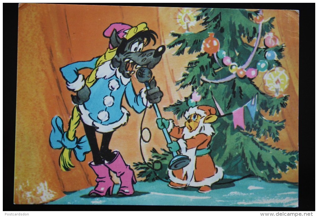 Wolf As SANTA, Hare As Snowgirl    - Old USSR Postcard 1970s - Santa Claus