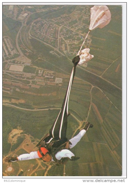 Saut En Parachute, Parachutist, Parachutisme - Valschermspringer - 541 - Uitgeverij De Stulp Leidschendam - Parachutting