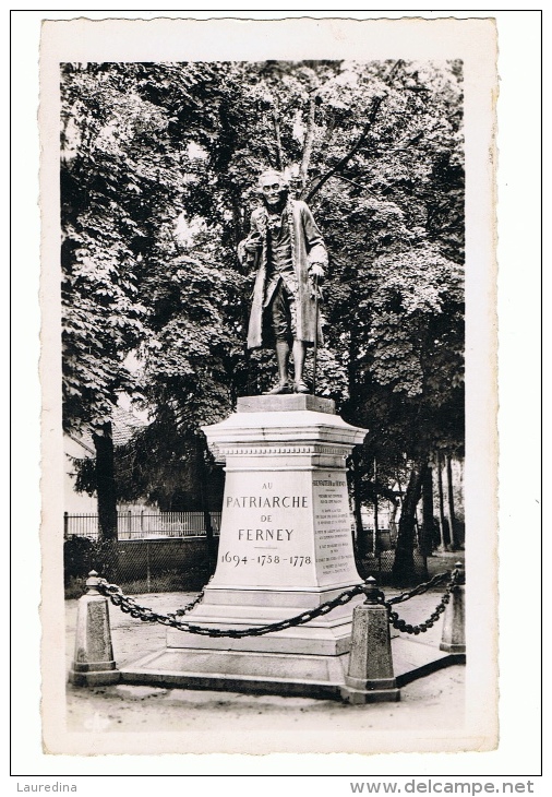 CPSM AIN -  N°19 FERNEY-VOLTAIRE- STATUE DE VOLTAIRE PAR LAMBERT - ECRITE EN 1952 - Ferney-Voltaire