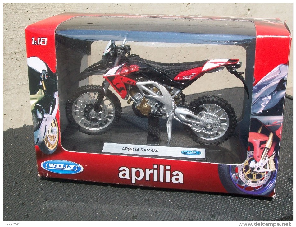WELLY - APRILIA RXV 450  AVEC SA BOITE Scala 1/18 - Motos