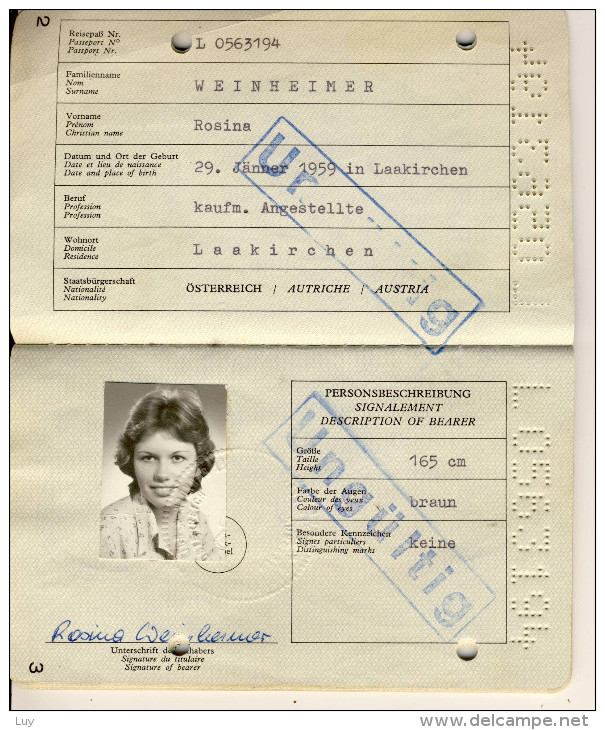 PASSPORT AUSTRIA, Reisepass  - 1977 - 1987, M. Stempelmarken Und Verlängerung; Extention Fiscal Tax Stamp - Historical Documents