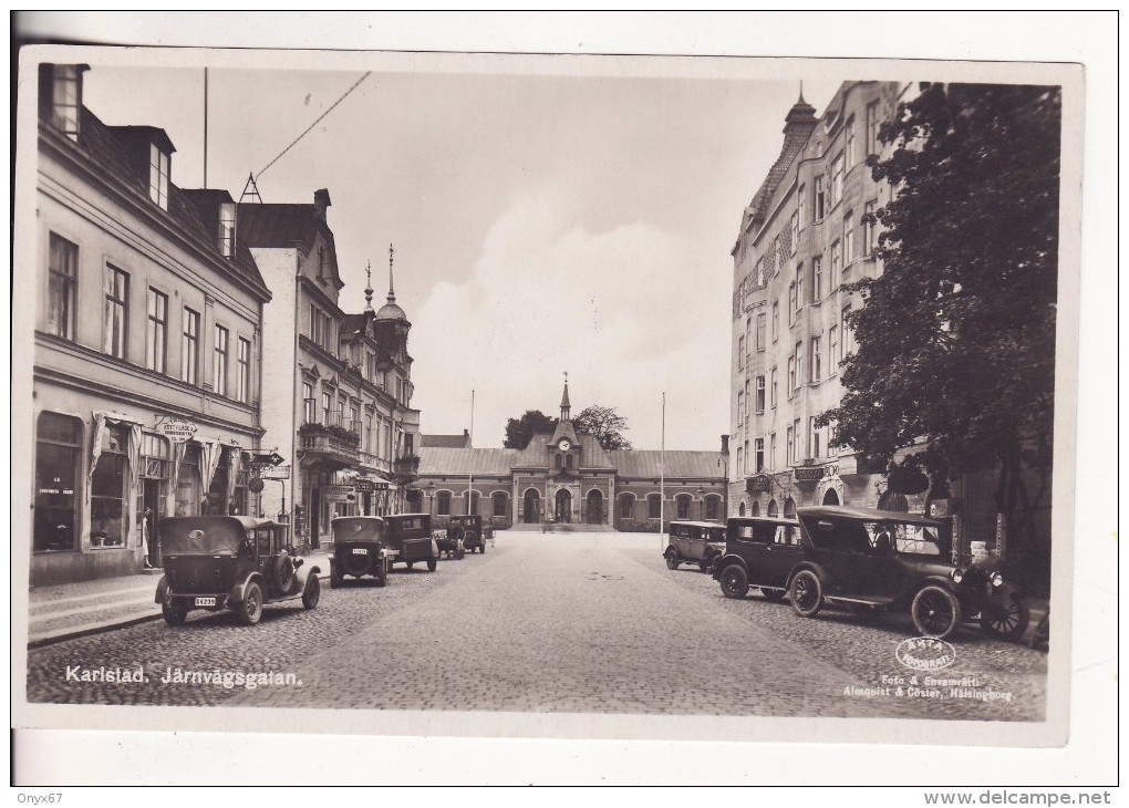 KARLSTAD (Suède-Sweden) Järnvägsgatan- VOITURE-AUTO-AUTOMOBILE-TRANSPORT-VOIR 2 SCANS - Suède