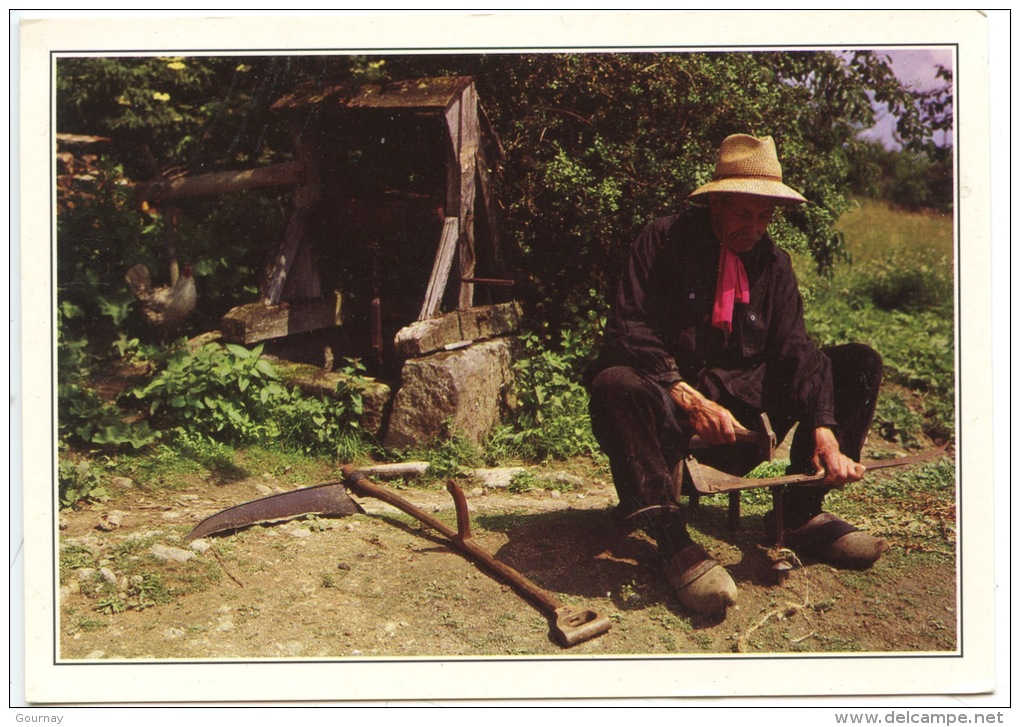 Folklore Du Limousin : Action De Rabattre Une Faux à L'ancienne (n°151 Dubray) Métiers Paysan - Other & Unclassified