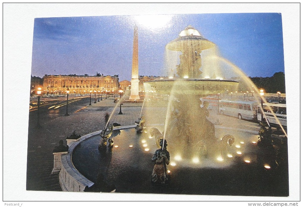 France Paris La Nuit La Place De La Concorde    A 34 - Piazze