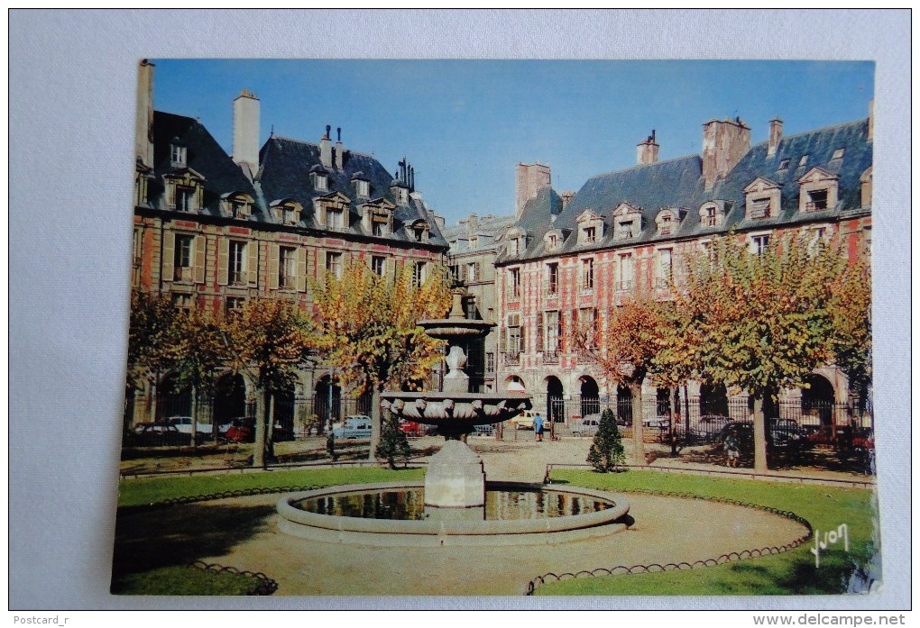France PARIS Le Marais Place Des Vosges  A 34 - Parks, Gärten