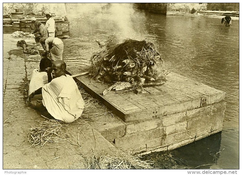 Inde Scène De La Vie Quotidienne Cremation Rituel Ancienne Photo 1960 - Autres & Non Classés