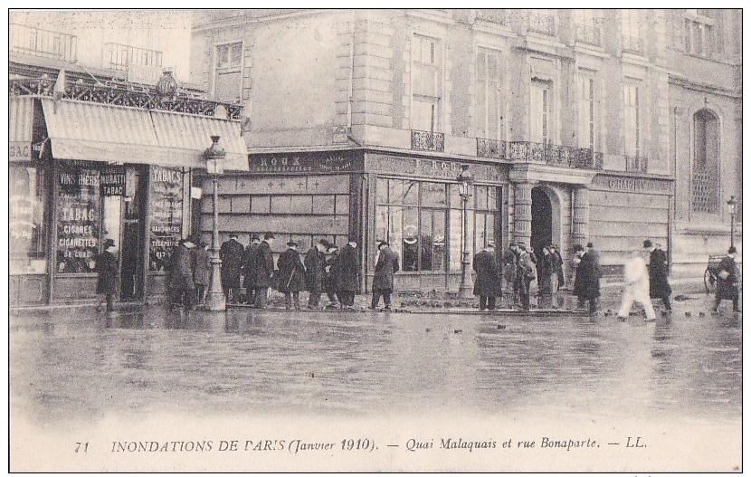 PARIS VI°  CAFE TABAC Animation Angle Rue BONAPARTE QUAI MALAQUAIS Sous L' Eau Inondations SEINE 1910 - Distretto: 06