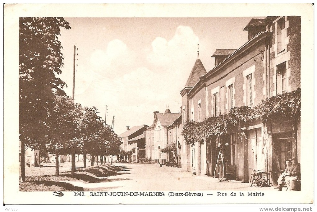 79 - SAINT  JOUIN  DE  MARNES -  Belle Vue De La Mairie ( Animation ) - Saint Jouin De Marnes