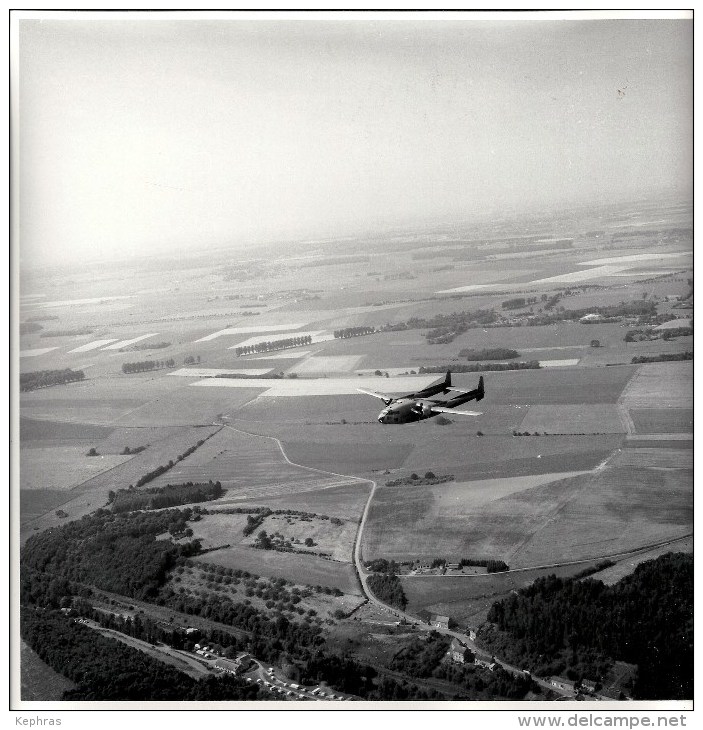 SUPERBE LOT 30 PHOTOS - AVIATION MILITAIRE  1970... -  1974 par 42 ESC RECCE BAF - Dimensions 21,5 / 21,5 CM