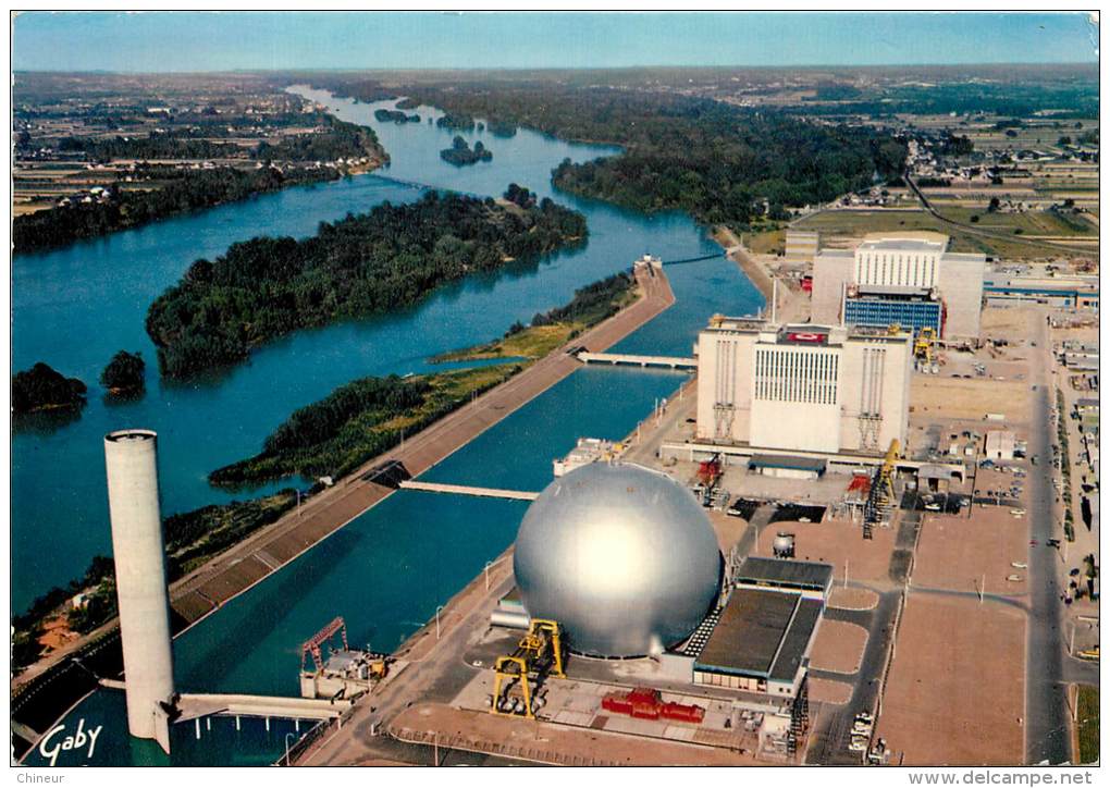 CHINON VUE AERIENNE SUR LA CENTRALE NUCLEAIRE E.D.F - Chinon