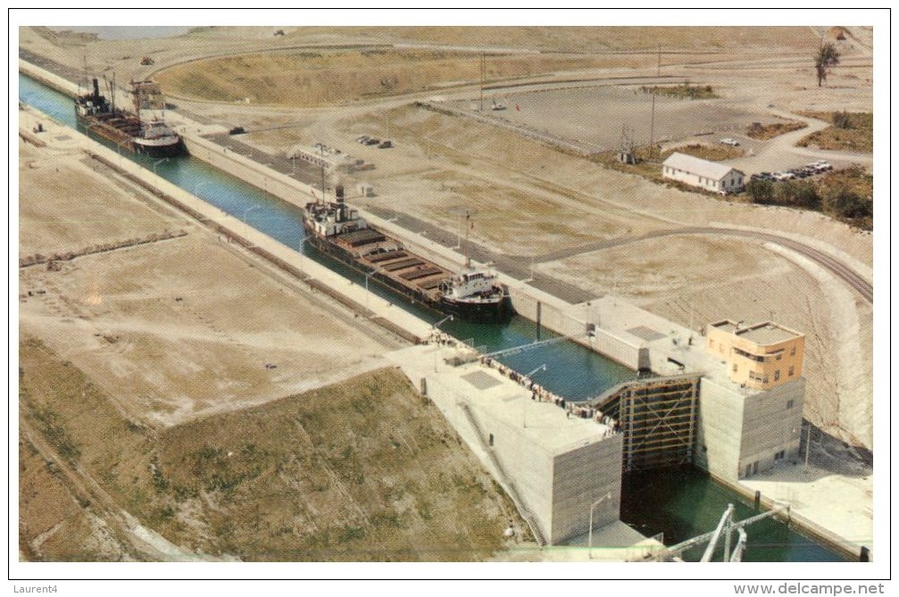 (PH 543) Great St Lawrence Seaway - D.Eisenhower Lock - Petroliere