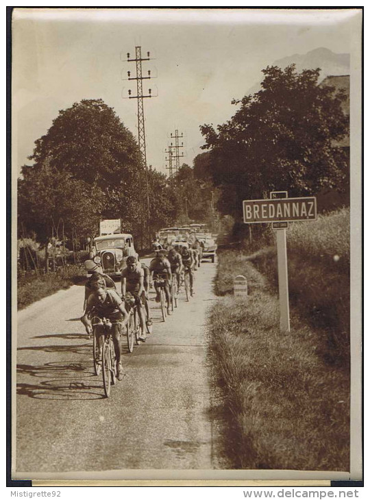 PHOTO NYT TOUR De FRANCE 1934 6e Étape Évian-Aix-les-Bains Passage à Brédannaz (74). Hotchkiss. - Radsport