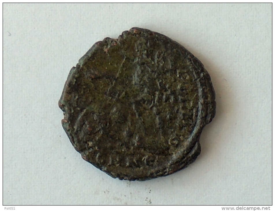 ROMAINE	MAIORINA CONSTANCE II	350-351 AD NICOMEDIE	4.1g  2.0cm  743 Constantius II - L'Empire Chrétien (307 à 363)