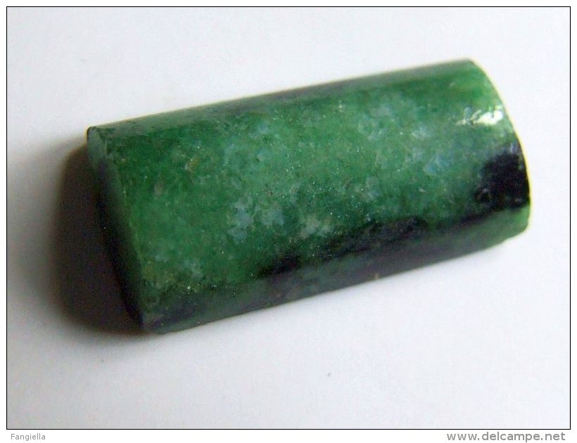 Cabochon En Rubis Sur Zoïsite Naturel D'Afrique Ni Traité Ni Teinté Pierre Semi-précieuse Verte Et Bordeaux Foncé - Perle