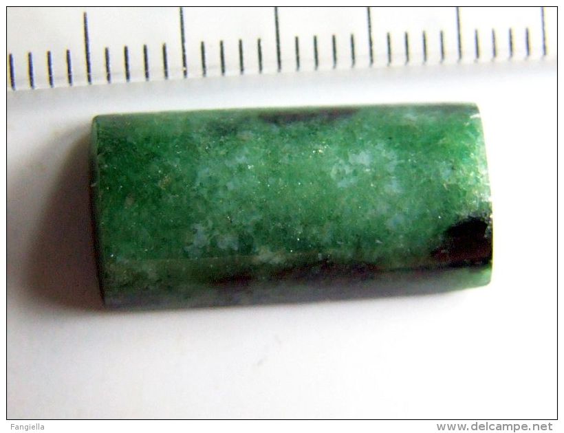 Cabochon En Rubis Sur Zoïsite Naturel D'Afrique Ni Traité Ni Teinté Pierre Semi-précieuse Verte Et Bordeaux Foncé - Perle