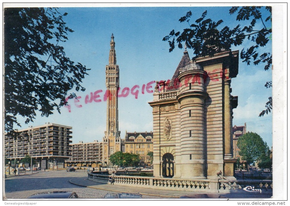 59 - LILLE - LA PORTE DE PARIS ET LE BEFFROI DE L' HOTEL DE VILLE - Lille