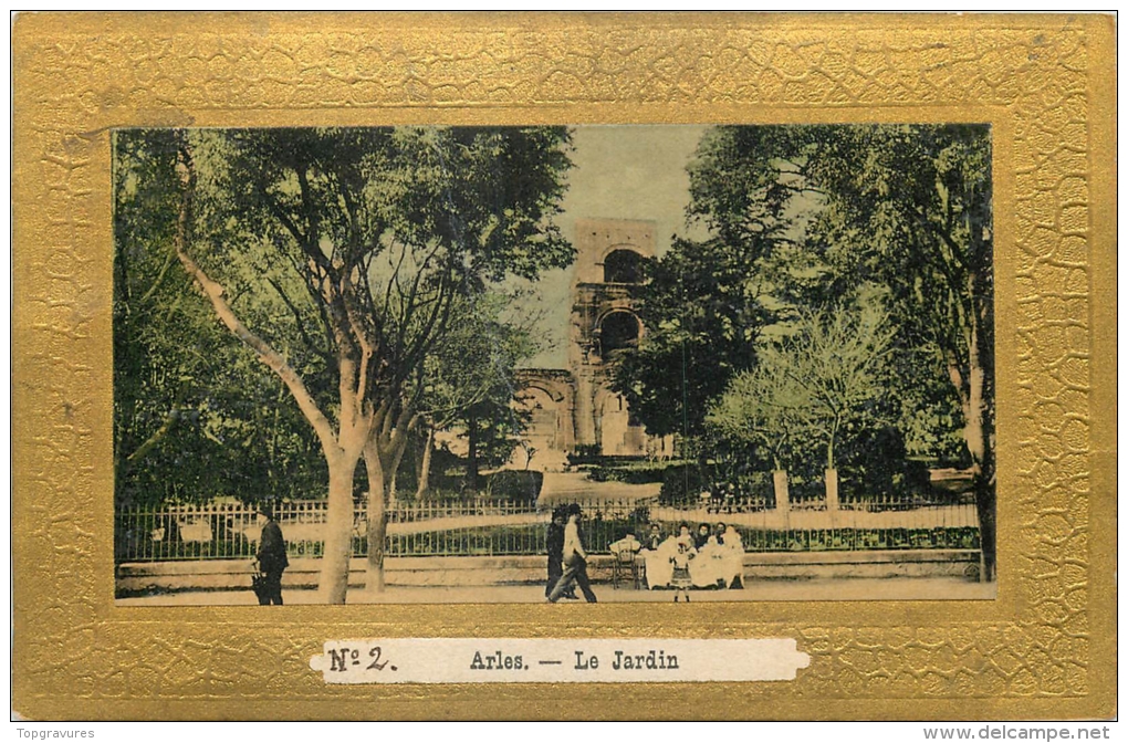 13 ARLES LE JARDIN ANIME - BORDURE DOREE - Arles