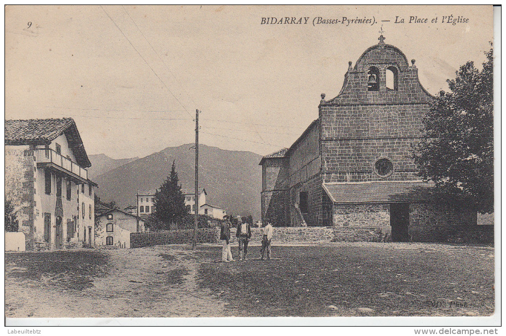 PAYS BASQUE - BIDARRAY - Place & Eglise  PRIX FIXE - Bidarray