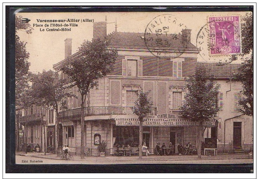 CPA (03) VARENNES SUR ALLIER LE CENTRAL HOTEL PLACE DE L'HOTEL - ANIMEE 1936 - Other & Unclassified