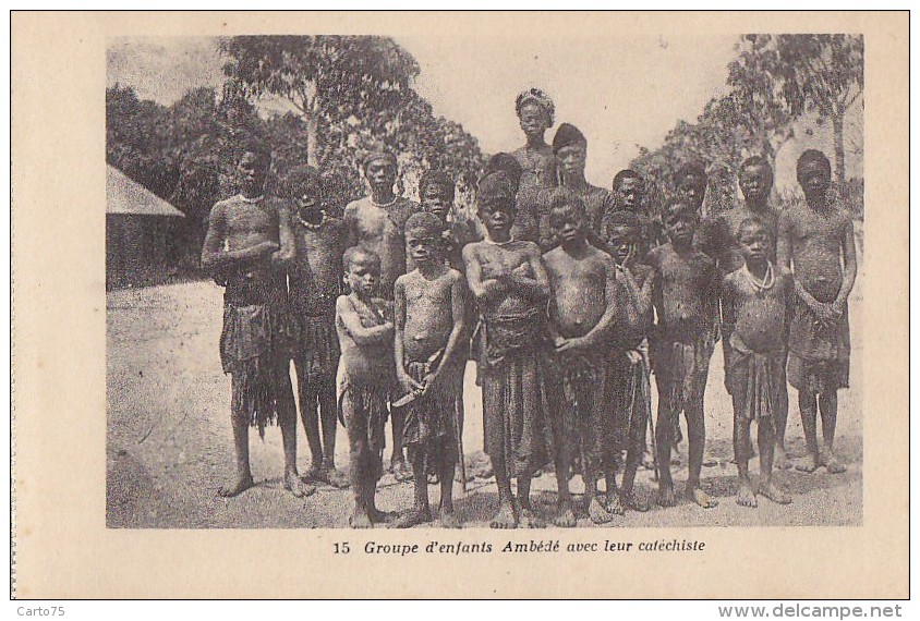 Afrique - Gabon - Mission De Franceville -  Religion - Groupe D'enfants Ambédé - Catéchiste - Gabon