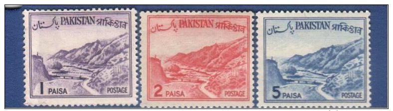 Pakistan 1961   "SHAKISTAN" In Bengali  MNH Set Of 3 Stamps - Pakistan