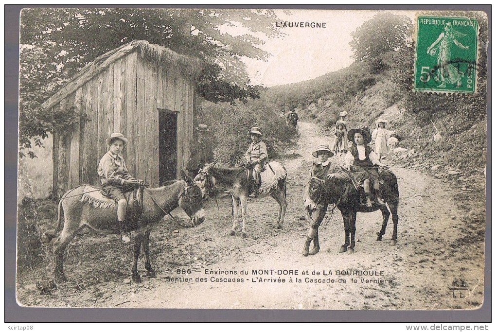 Environs Du MONT - DORE  Et De LA BOURBOULE . Sentiers Des Cascades - L'Arrivée à La Cascade De La Vernière . - Autres & Non Classés