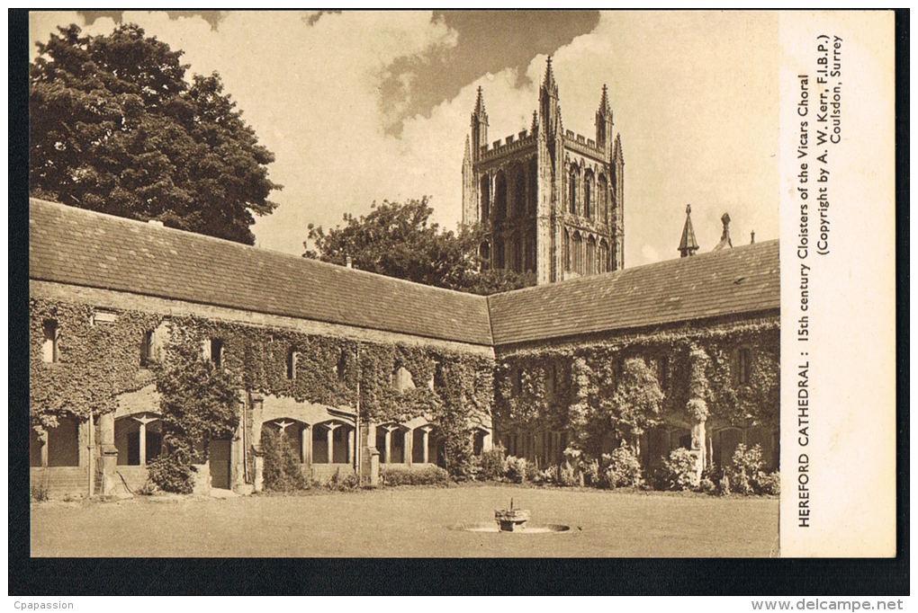 ENGLAND - HEREFORDSHIRE - HEREFORD CATHEDRAL - 15th Century Cloisters Of The Vicars Choral - Herefordshire