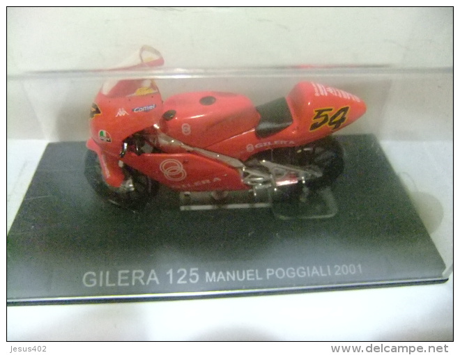 MOTO GILERA 125 MANUEL POGGIALI 2001 CON SU CAJA ORIGINAL - Motos
