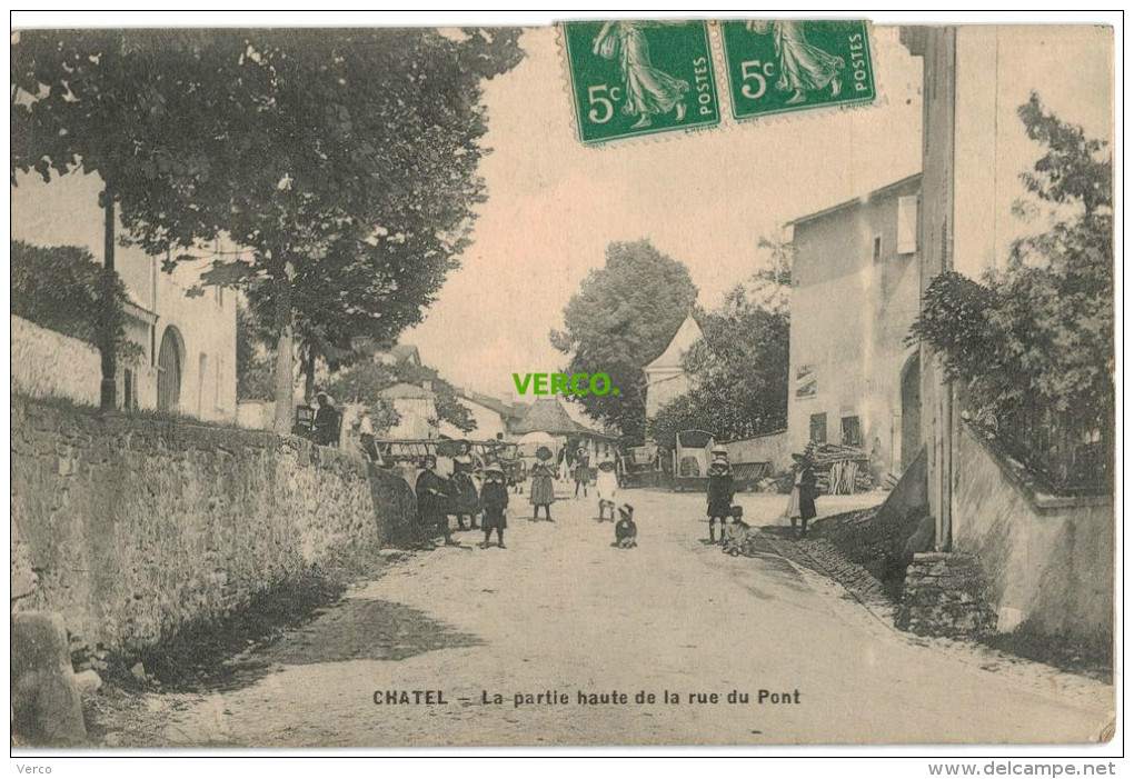 Carte Postale Ancienne De CHATEL SUR MOSELLE – LA PARTIE HAUTE DE LA RUE DU PONT - Chatel Sur Moselle