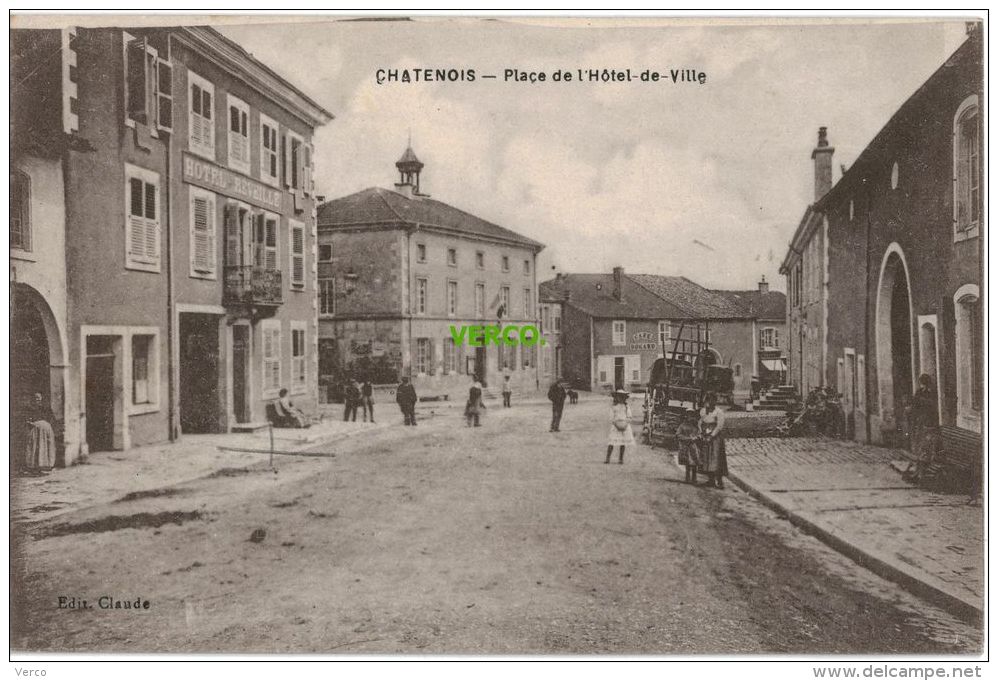 Carte Postale Ancienne De CHATENOIS – PLACE DE L'HOTEL DE VILLE - Chatenois